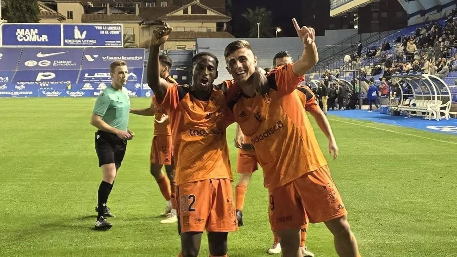 Armengol y David Santisteban celebran la victoria en casa del UCAM Murcia.