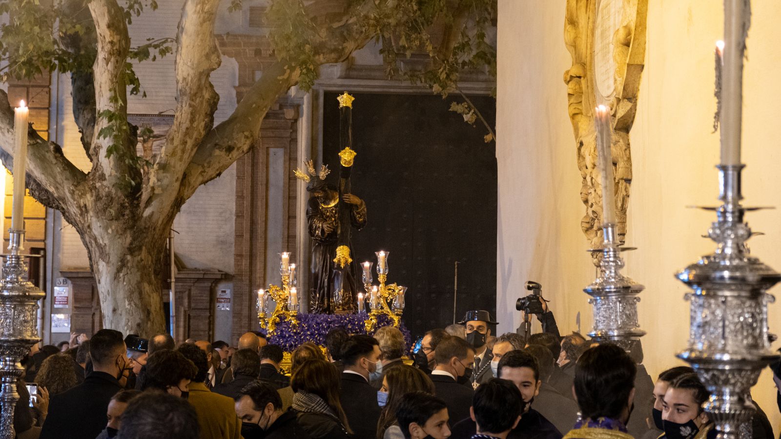 El vía crucis extraordinario de la Candelaria, en imágenes