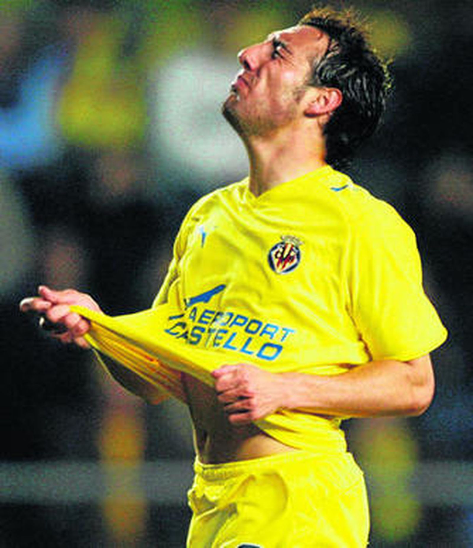 Cazorla se lamenta de una ocasión fallada en un partido.