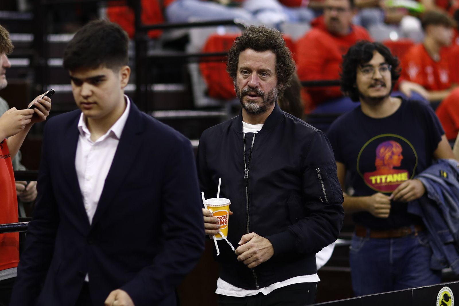 Encuéntrate en la grada en el Covirán Granada - Joventut Badalona