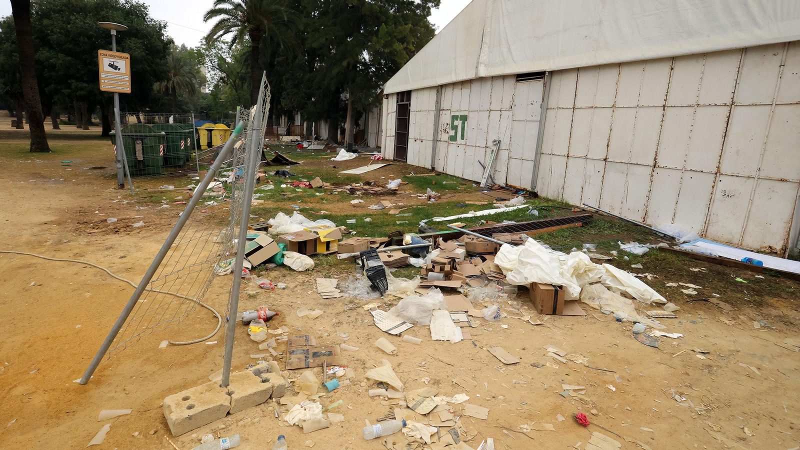 Continúan los trabajos de recogida en la Feria de Jerez 2024 Continúan los trabajos de recogida en la Feria de Jerez 2024