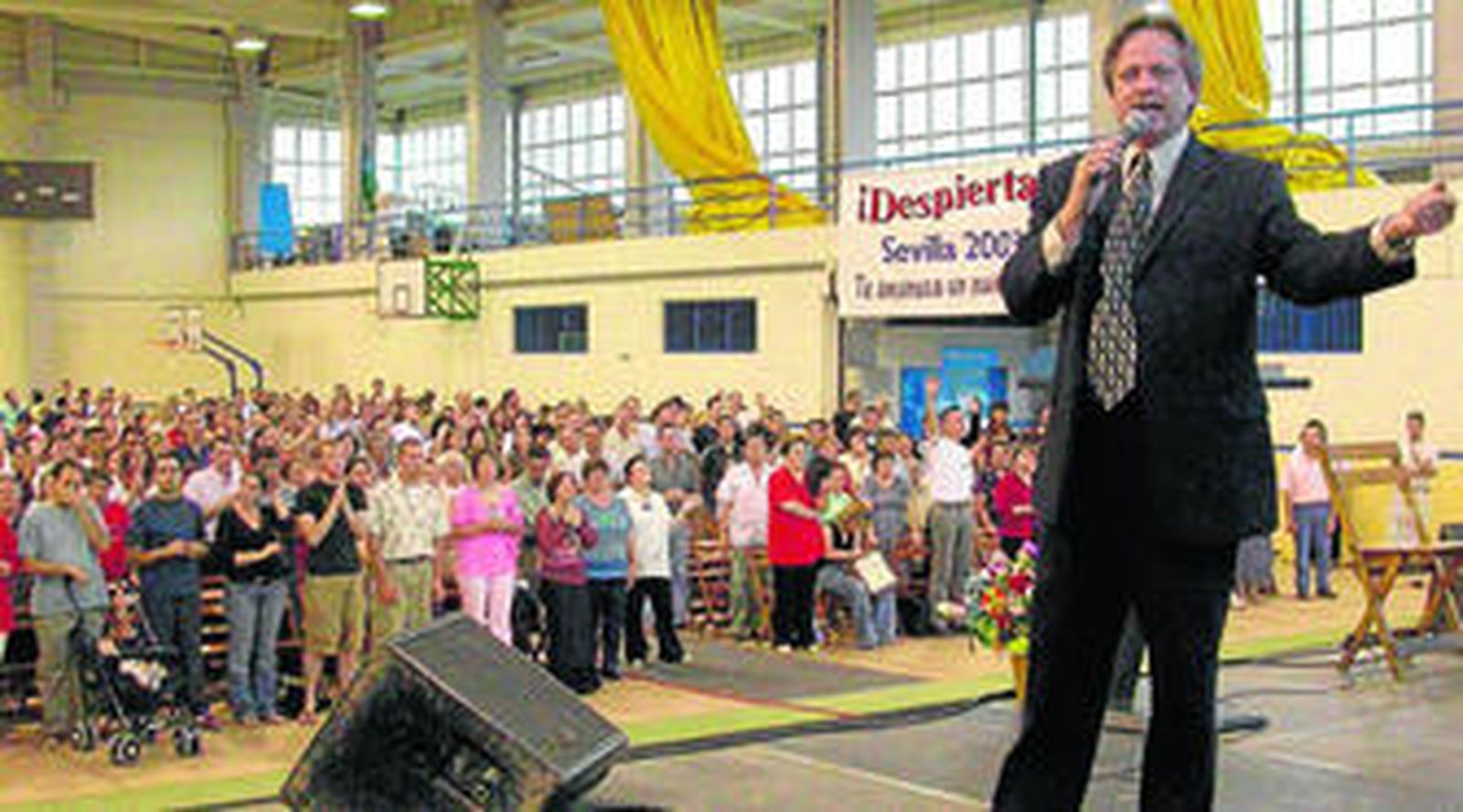 Imagen de un encuentro de iglesias evangélicas.