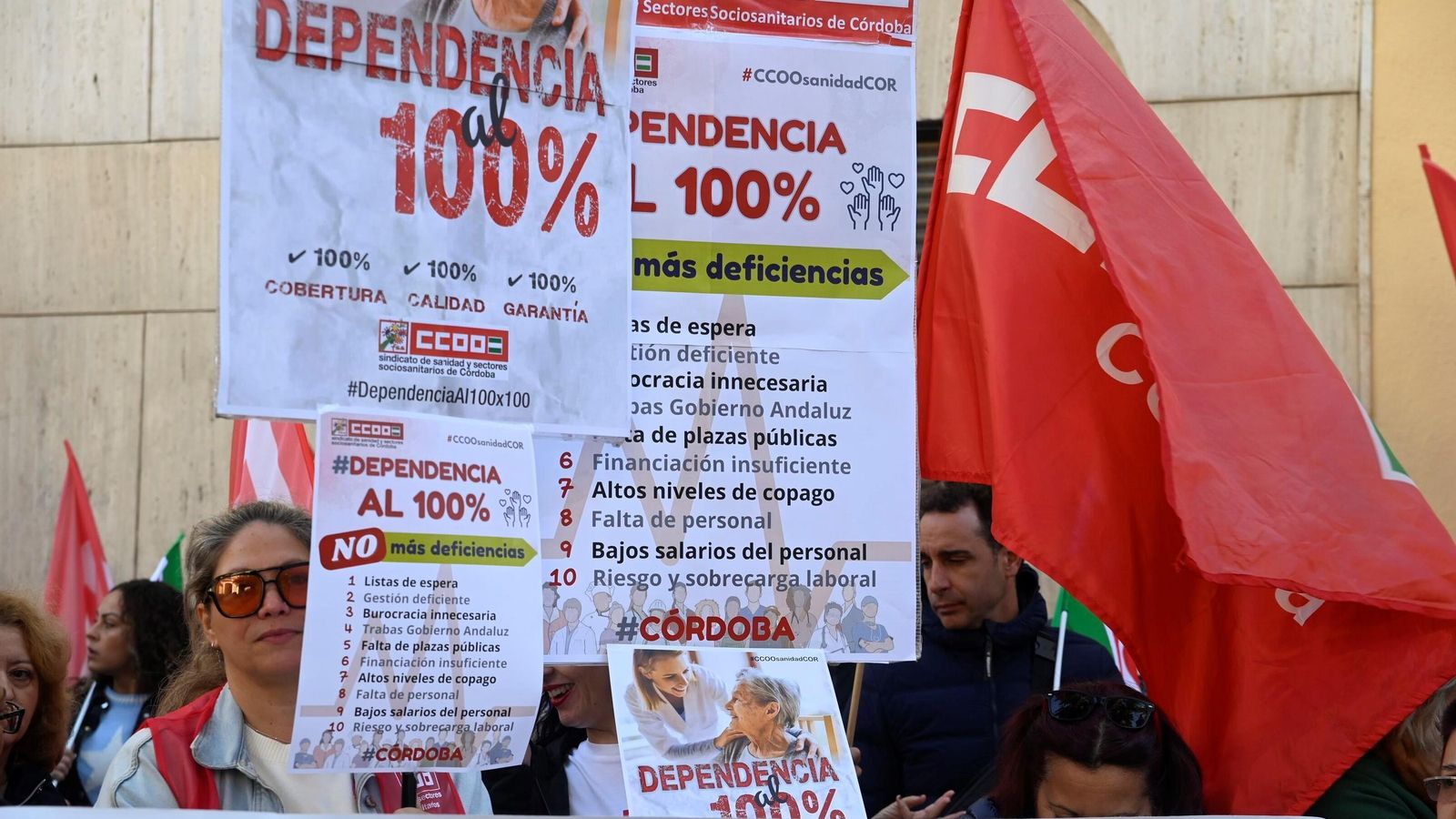Algunos de los carteles de protesta que se han visto en la concentración Algunos de los carteles de protesta que se han visto en la concentración