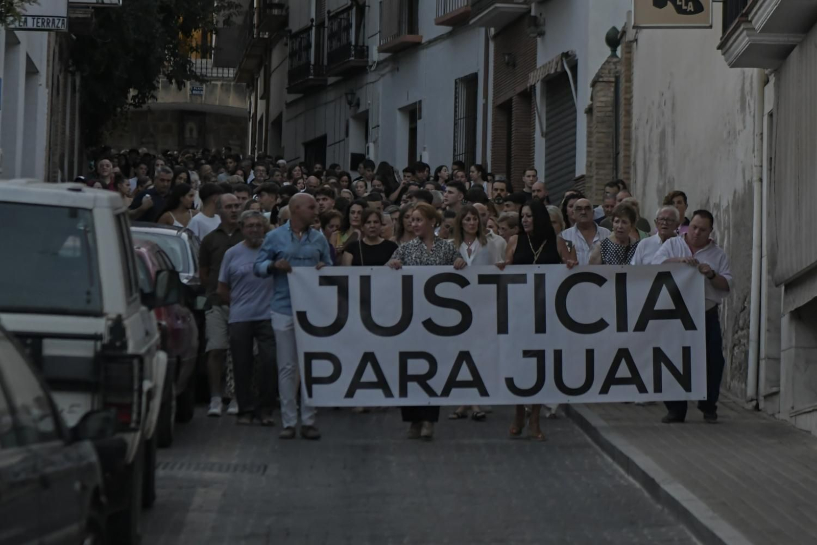 Íllora sale a la calle en busca de justicia para Juan tras un año de su muerte