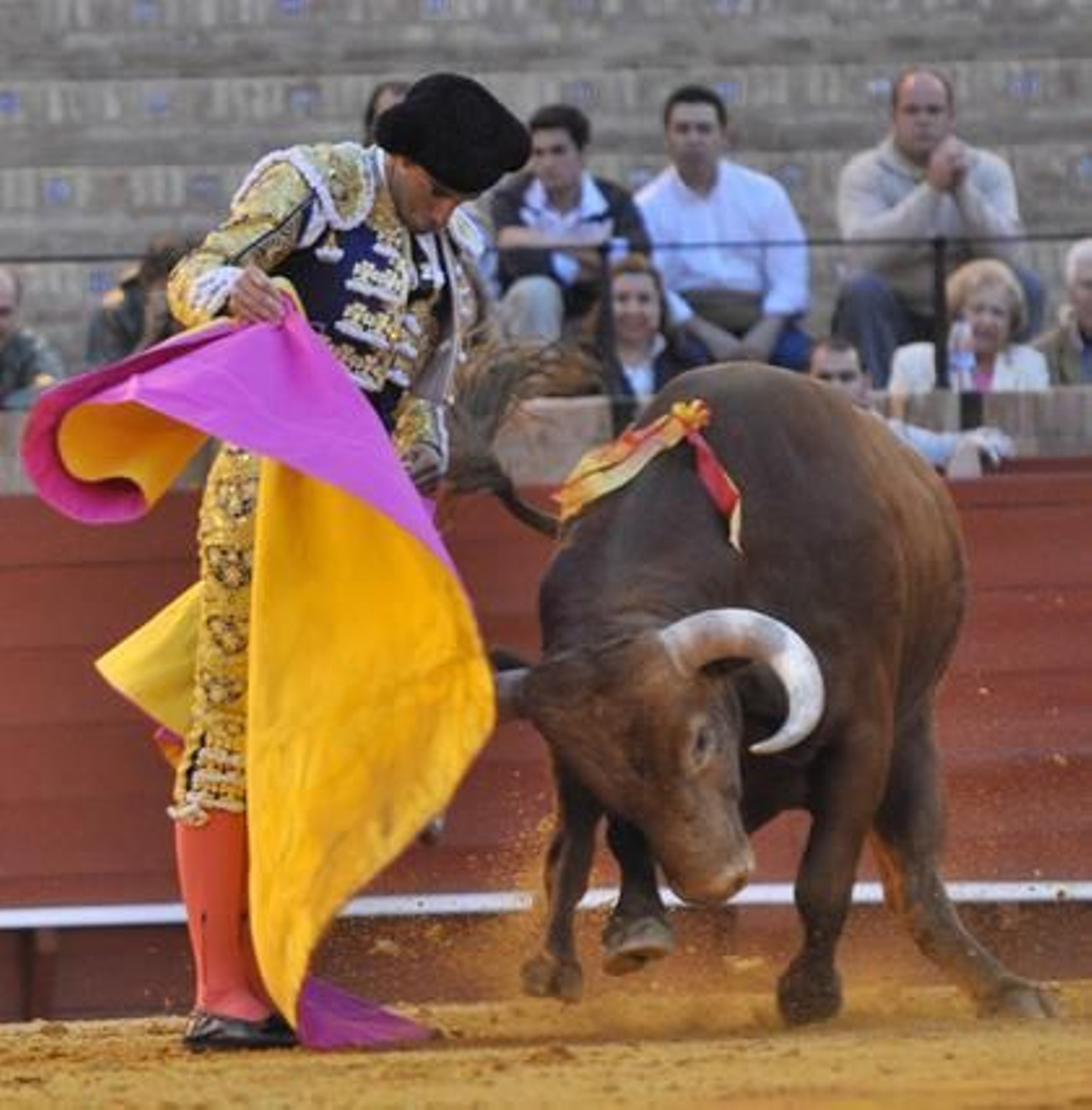 Cortés no tuvo suerte en este lote a pesar de que el toro era manejable.

Foto: Manuel Gómez