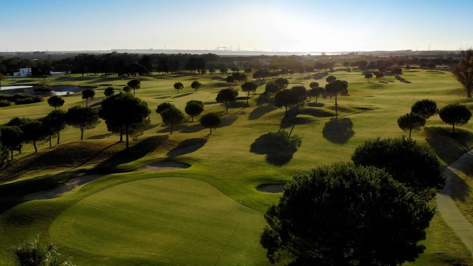 Los nueve mejores campos de golf de la provincia de Cádiz para disfrutar en familia