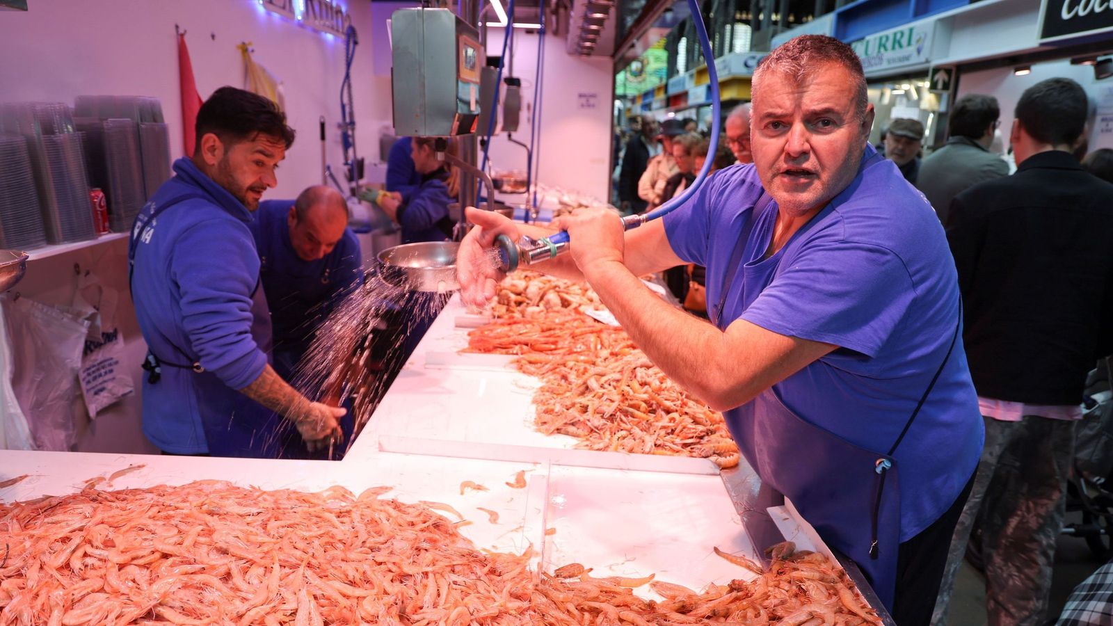 Óscar Molina en su puesto El Ruina.