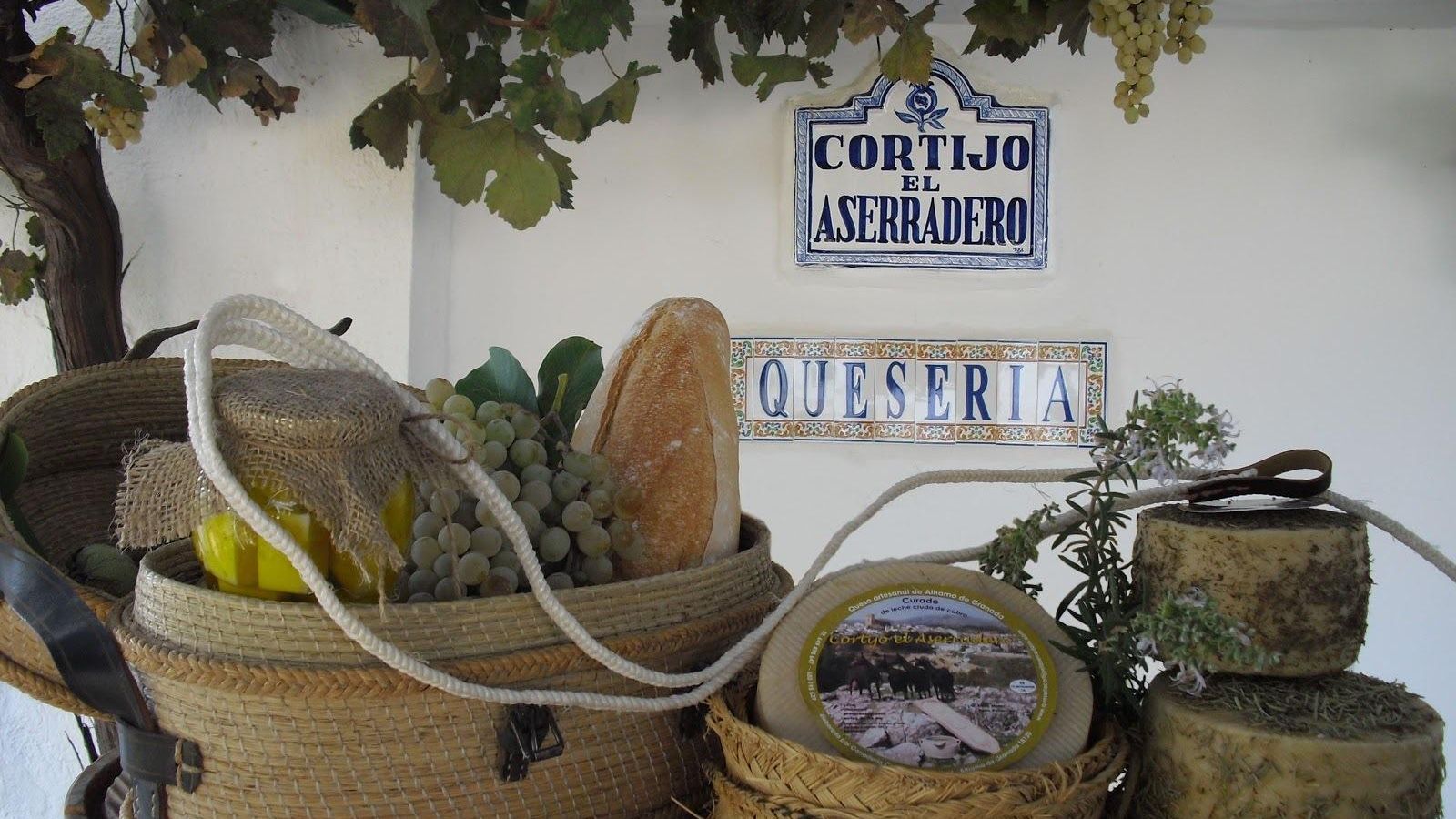 Varios quesos de la quesería Cortijo del Aserradero