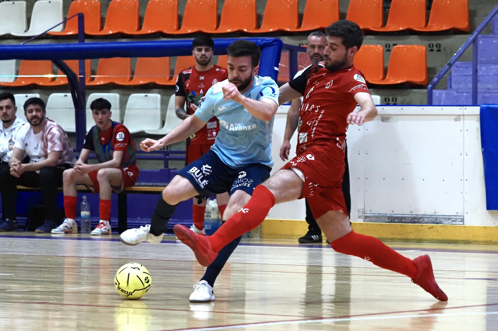 Miguel Ángel Ureña, con la camiseta celeste en La Salobreja.