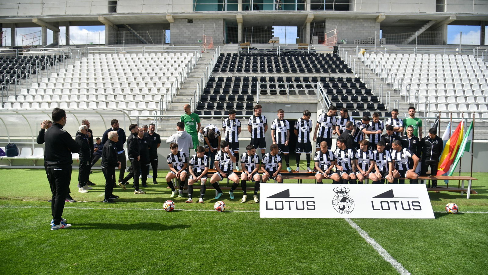 La intrahistoria de la foto oficial de la Balona 2023-24, en imágenes