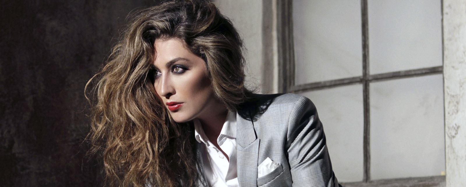 Estrella Morente rinde homenaje a las grandes voces femeninas en Sevilla.