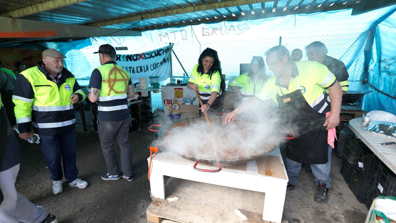 La preparación del arroz de los trabajadores de Acerinox.