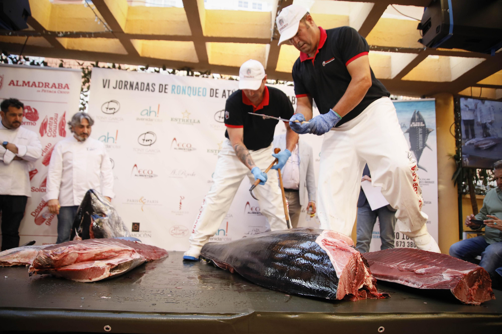 El ronqueo del atún en el Espacio Gatronómico Tony García, en imágenes