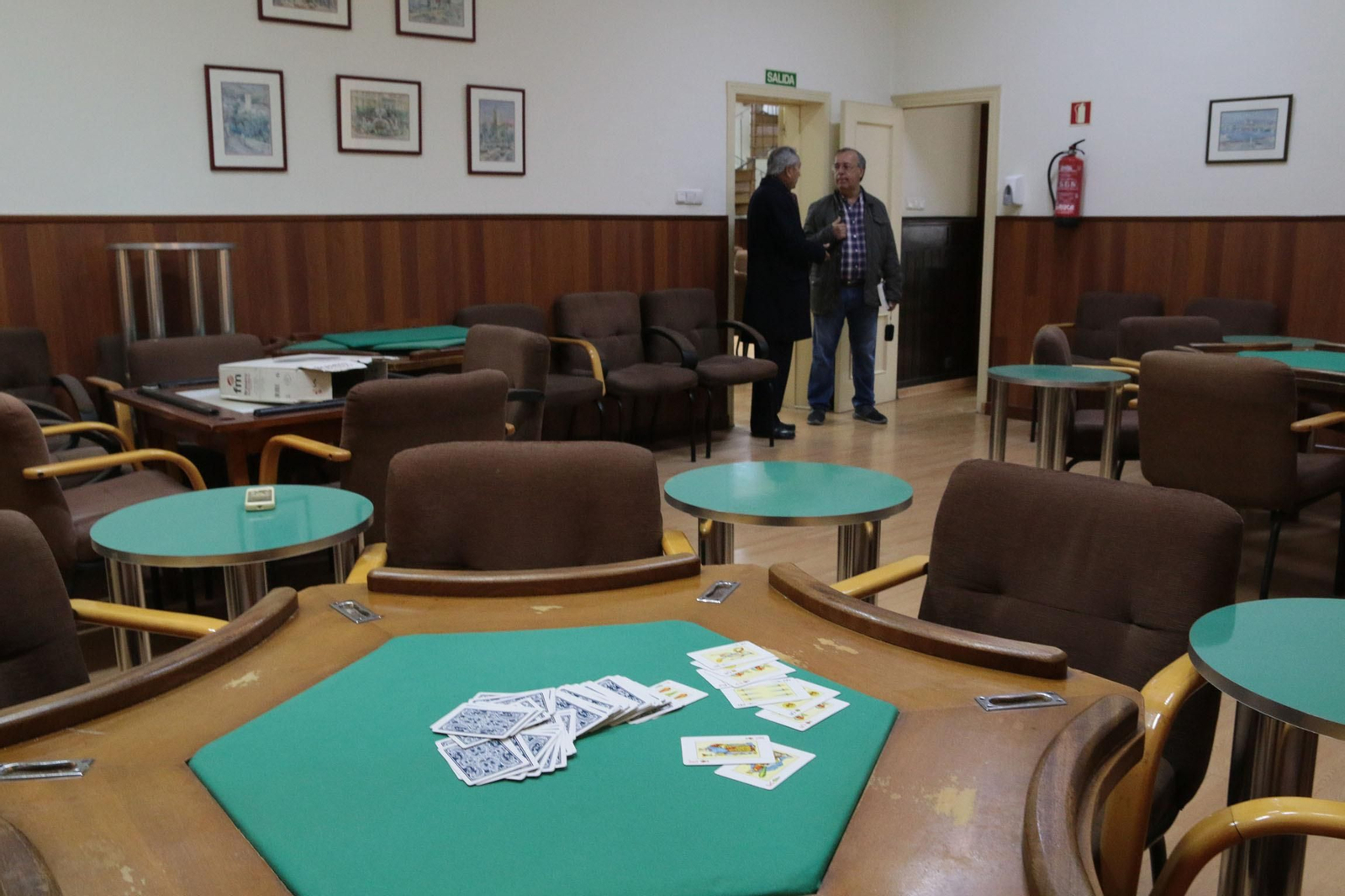 Así de espectaculares son los salones del Círculo Mercantil de Almería