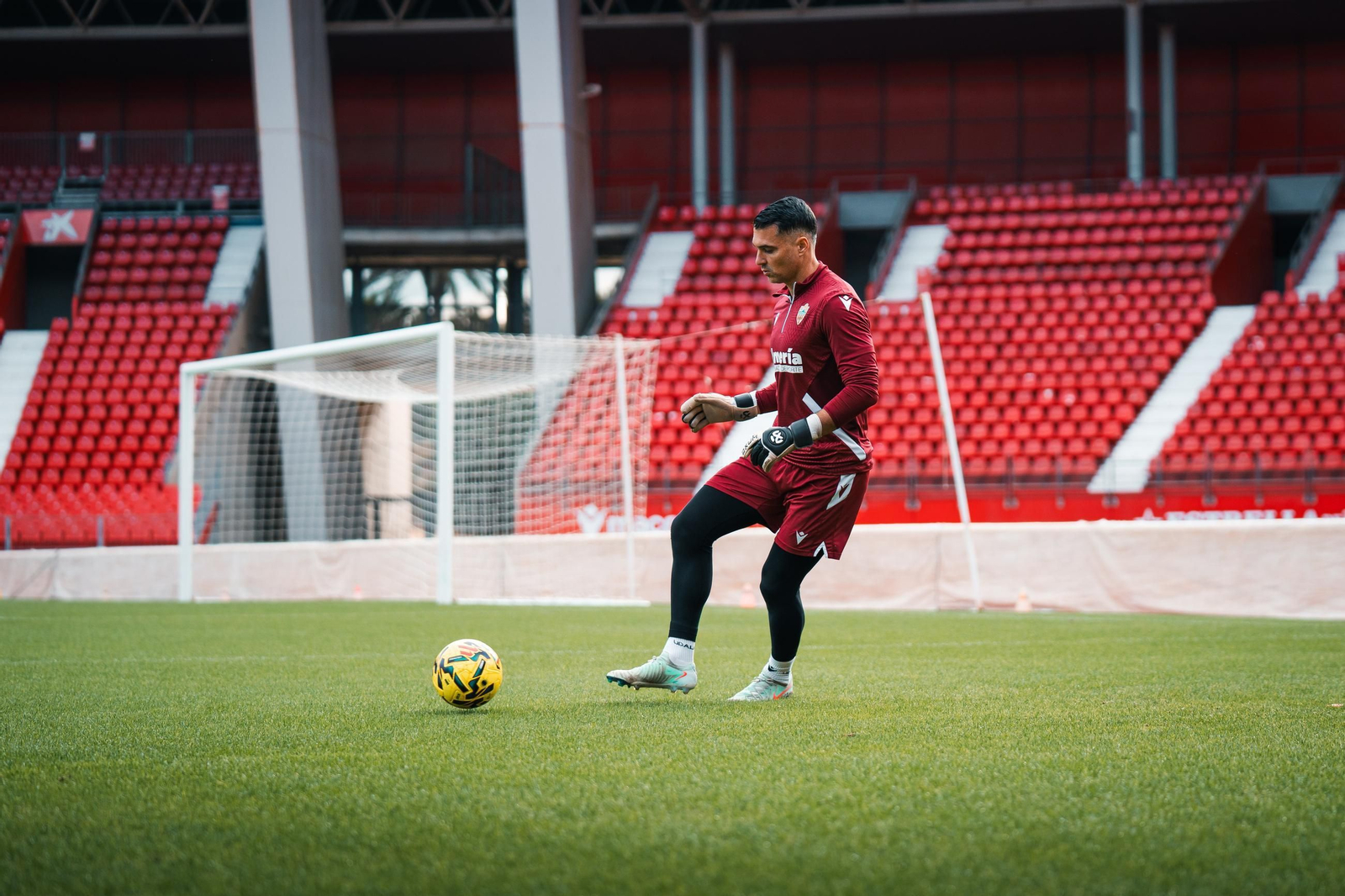Las paradas de Andrés Fernández pueden volver a ser decisivas para sumar puntos a domicilio