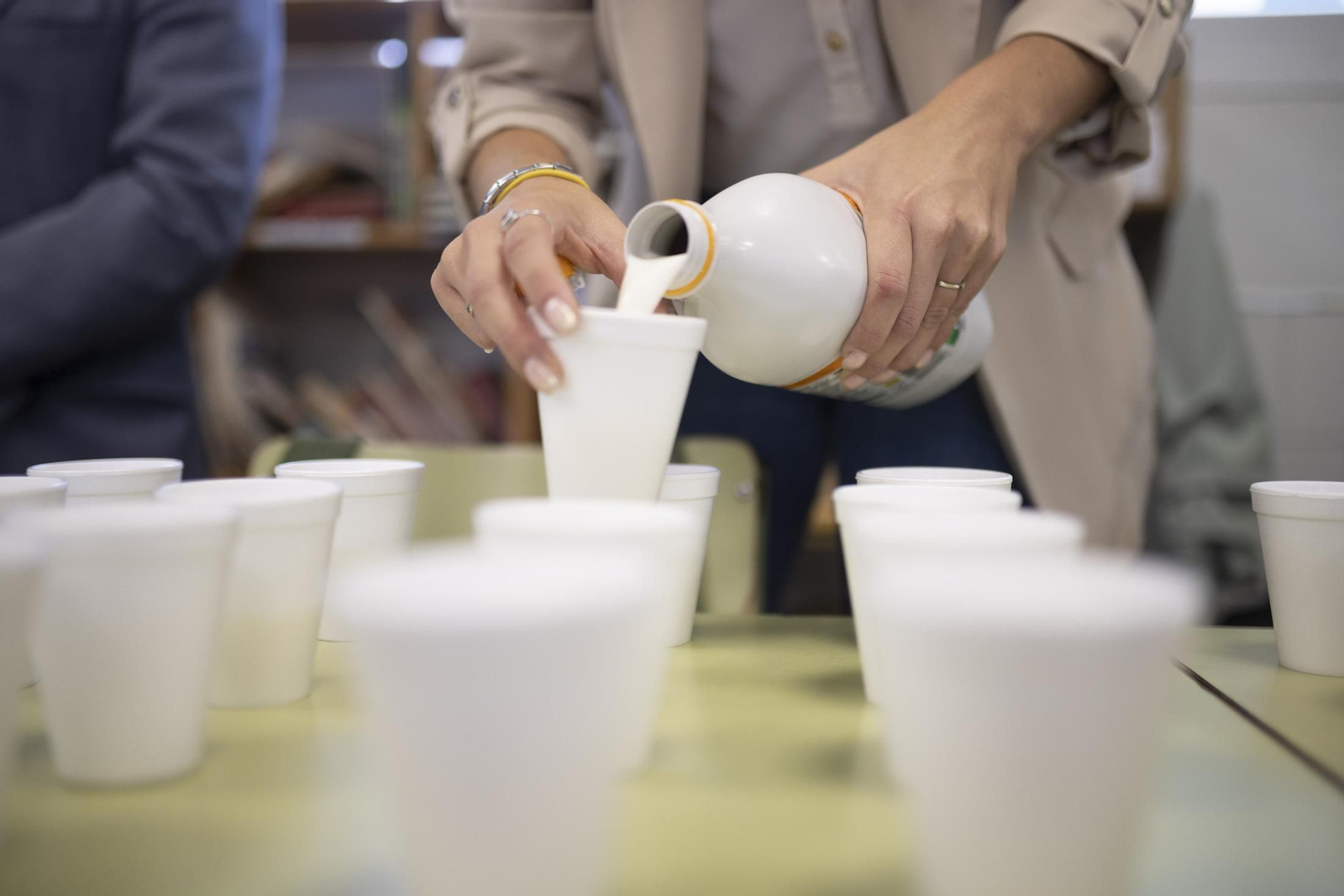 Imágenes del desayuno en el colegio Salesianos en el marco del proyecto de la Fundación Prenauta por el chef  Xanty Elías
