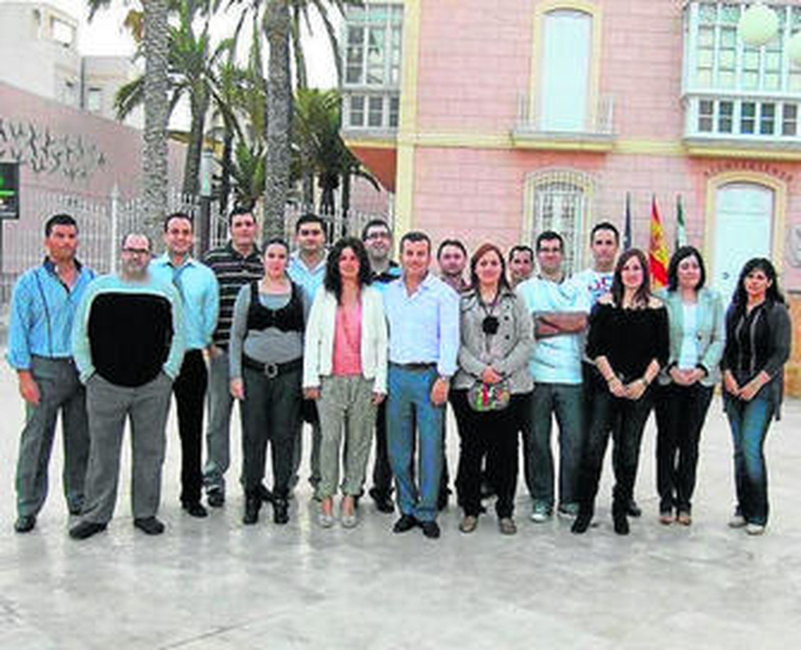 Salvador Hernández junto a los integrantes de su candidatura.
