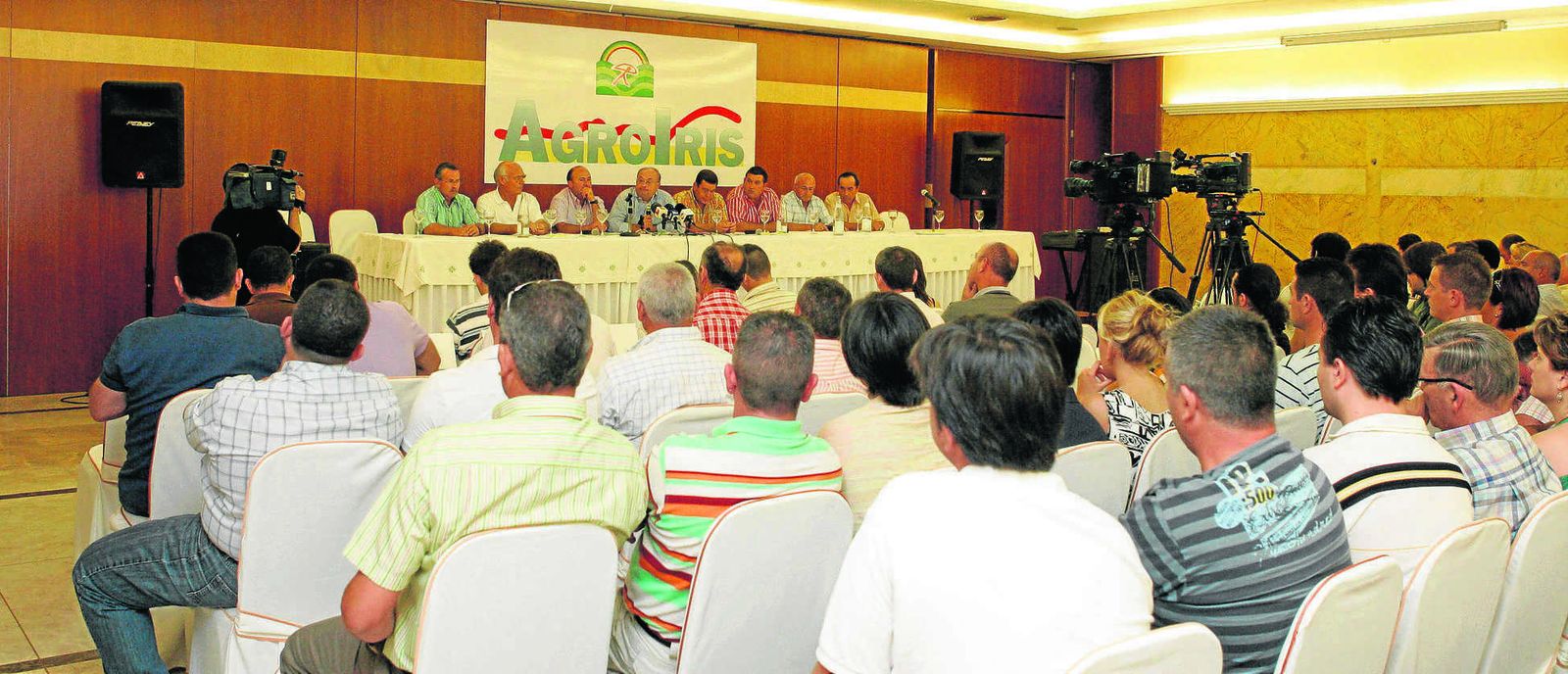 Imagen de archivo de una asamblea general celebrada por Agroiris.