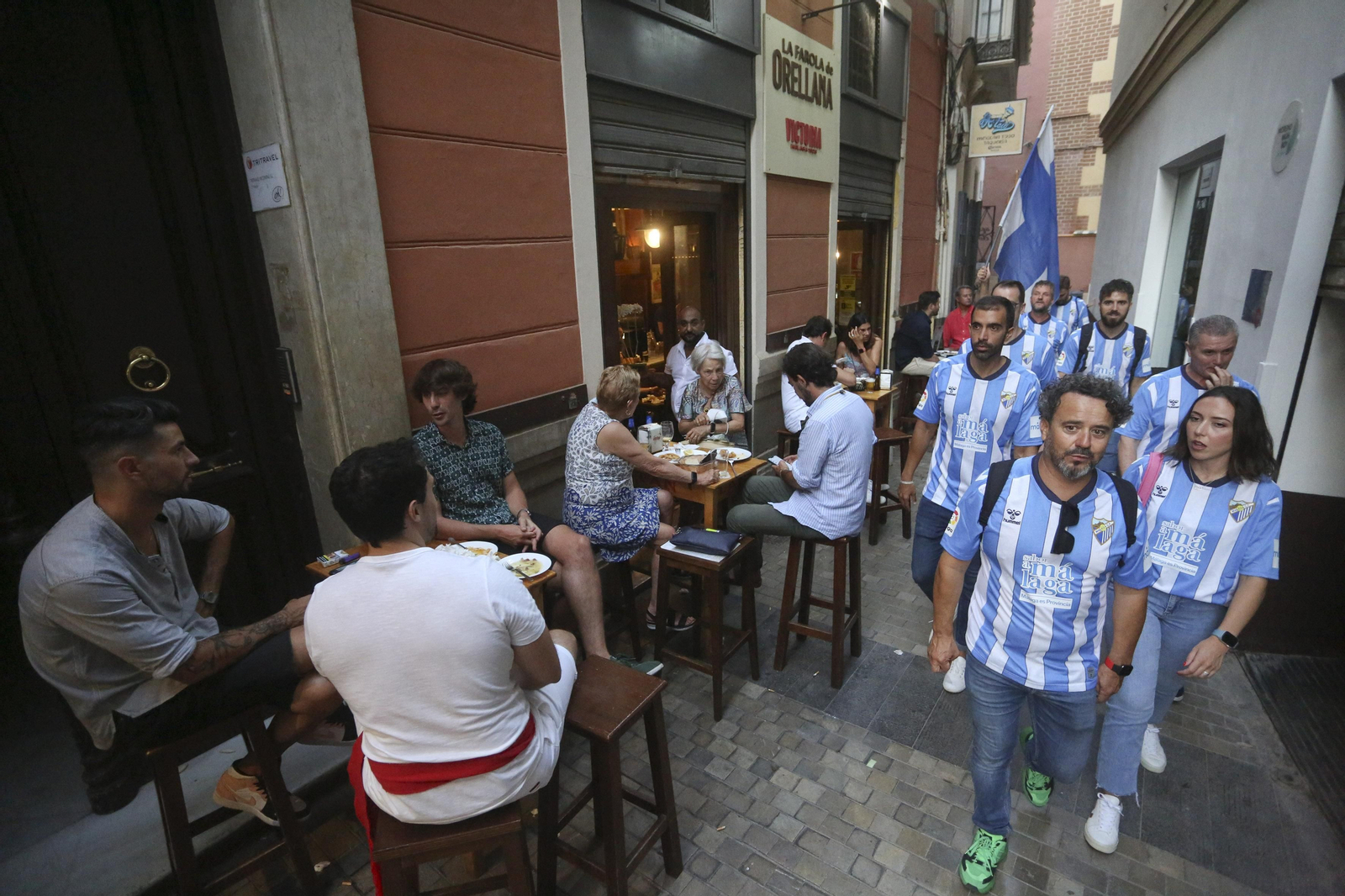 Las camisetas del Málaga CF toman el centro de la ciudad Las camisetas del Málaga CF toman el centro de la ciudad