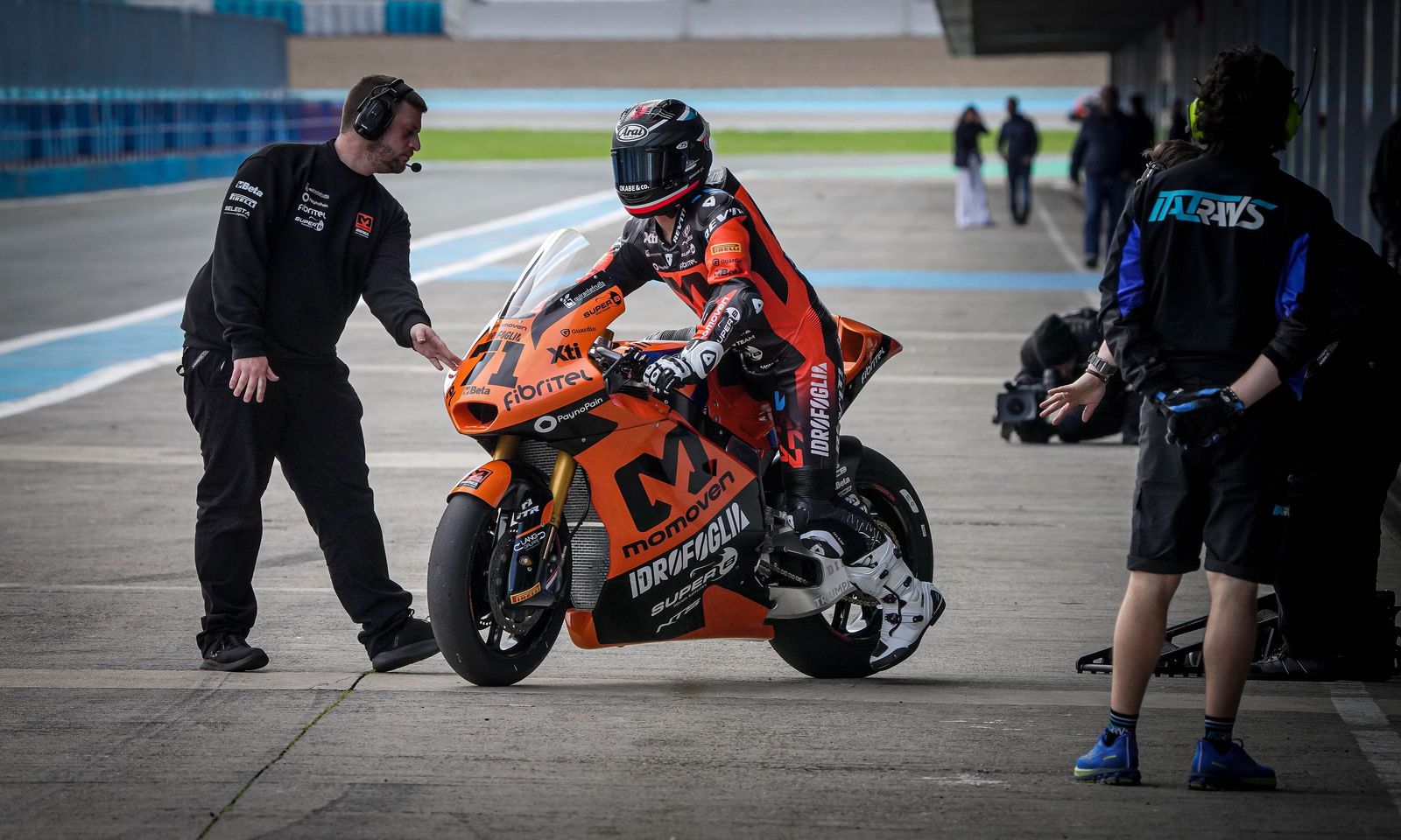 Imágenes de los Test de entrenamiento de Moto2 y Moto3 en el Circuito de Jerez