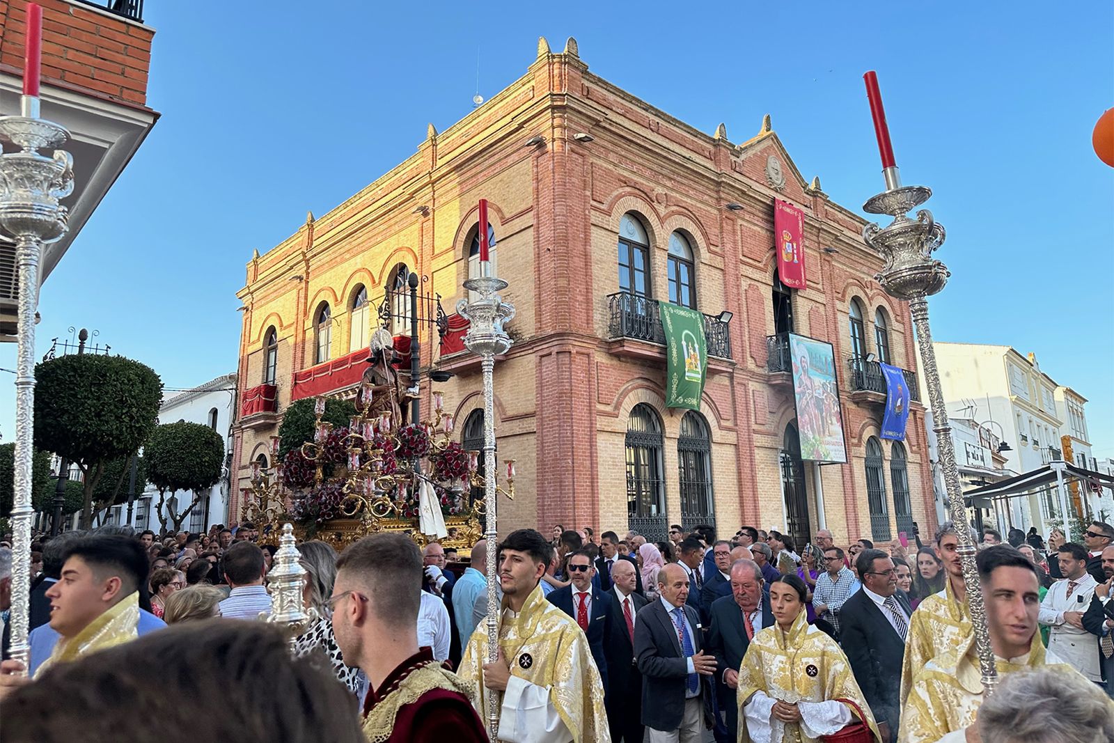San Juan Bautista procesiona en San Juan del Puerto.