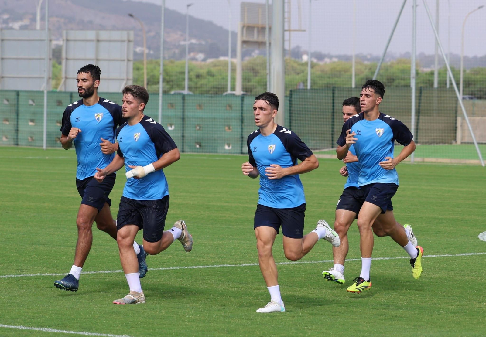 El primer entrenamiento de la semana del Málaga CF, en fotos
