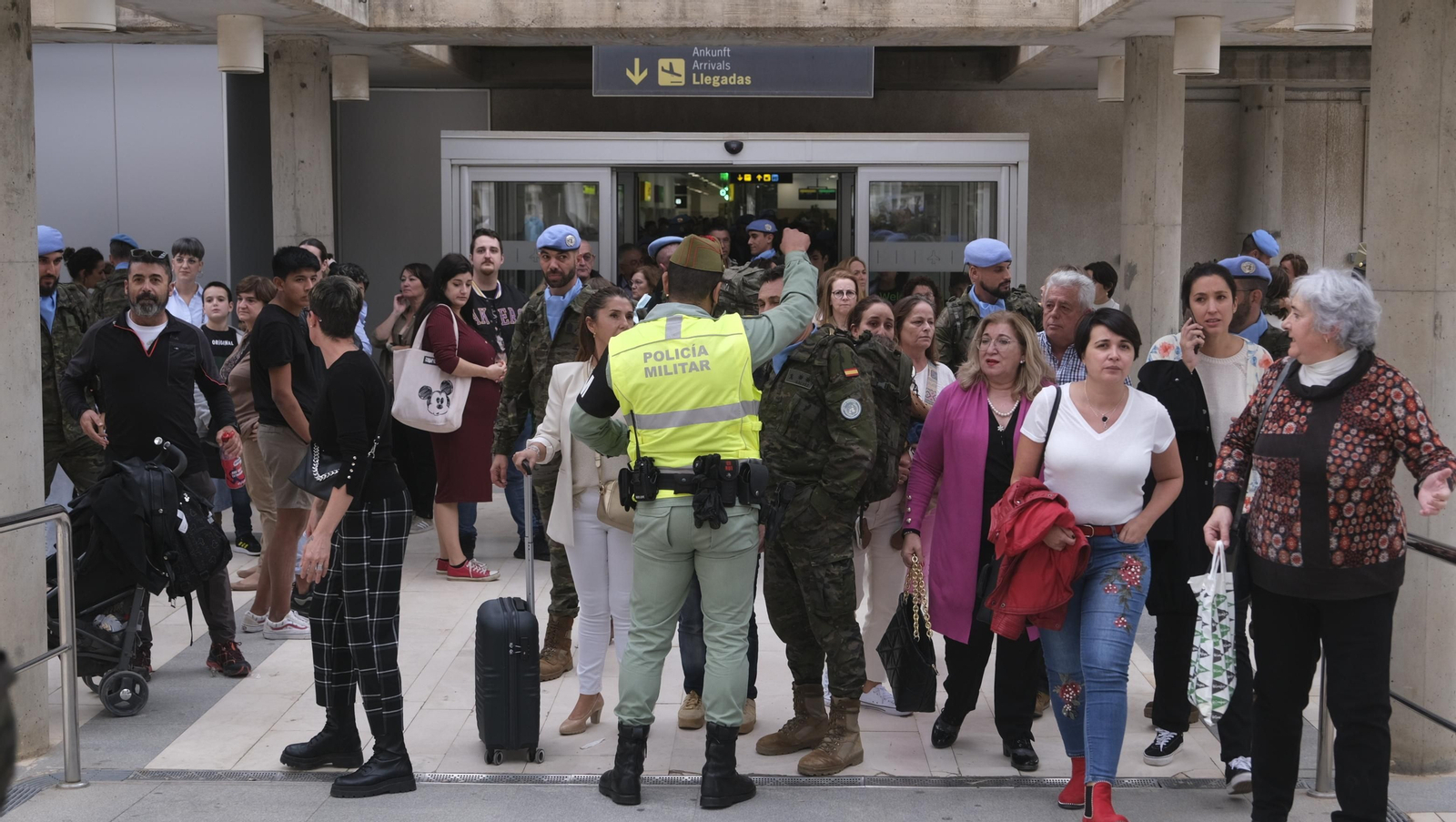 Imágenes de la salida del segundo contingente de La Legión con destino el Líbano