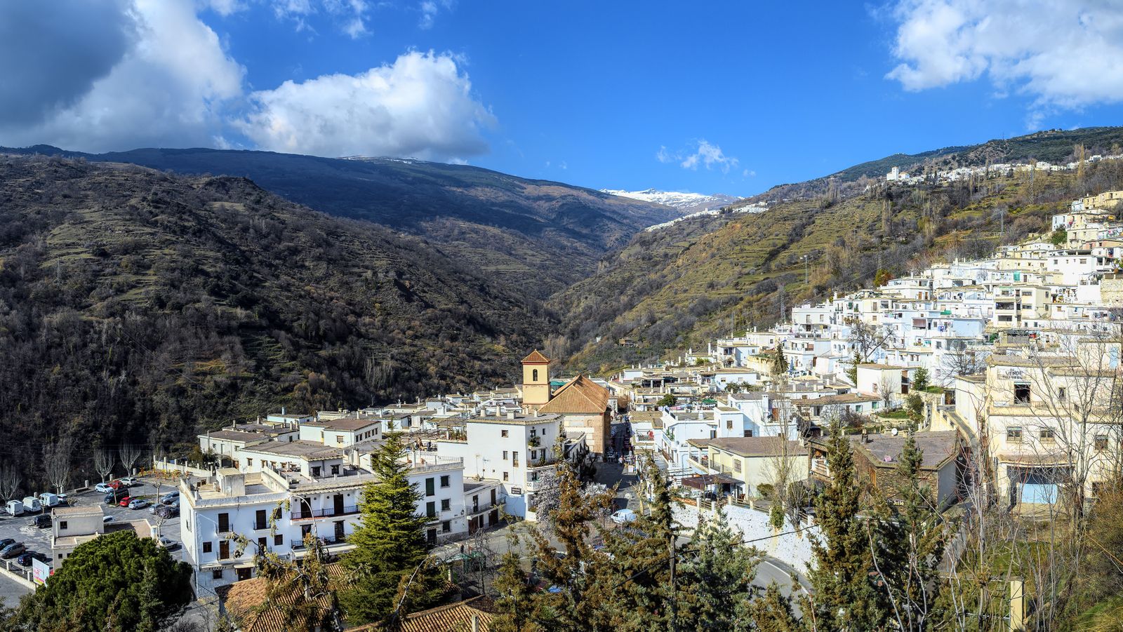 Pampaneira, uno de los pueblos más bonitos de España según The Times