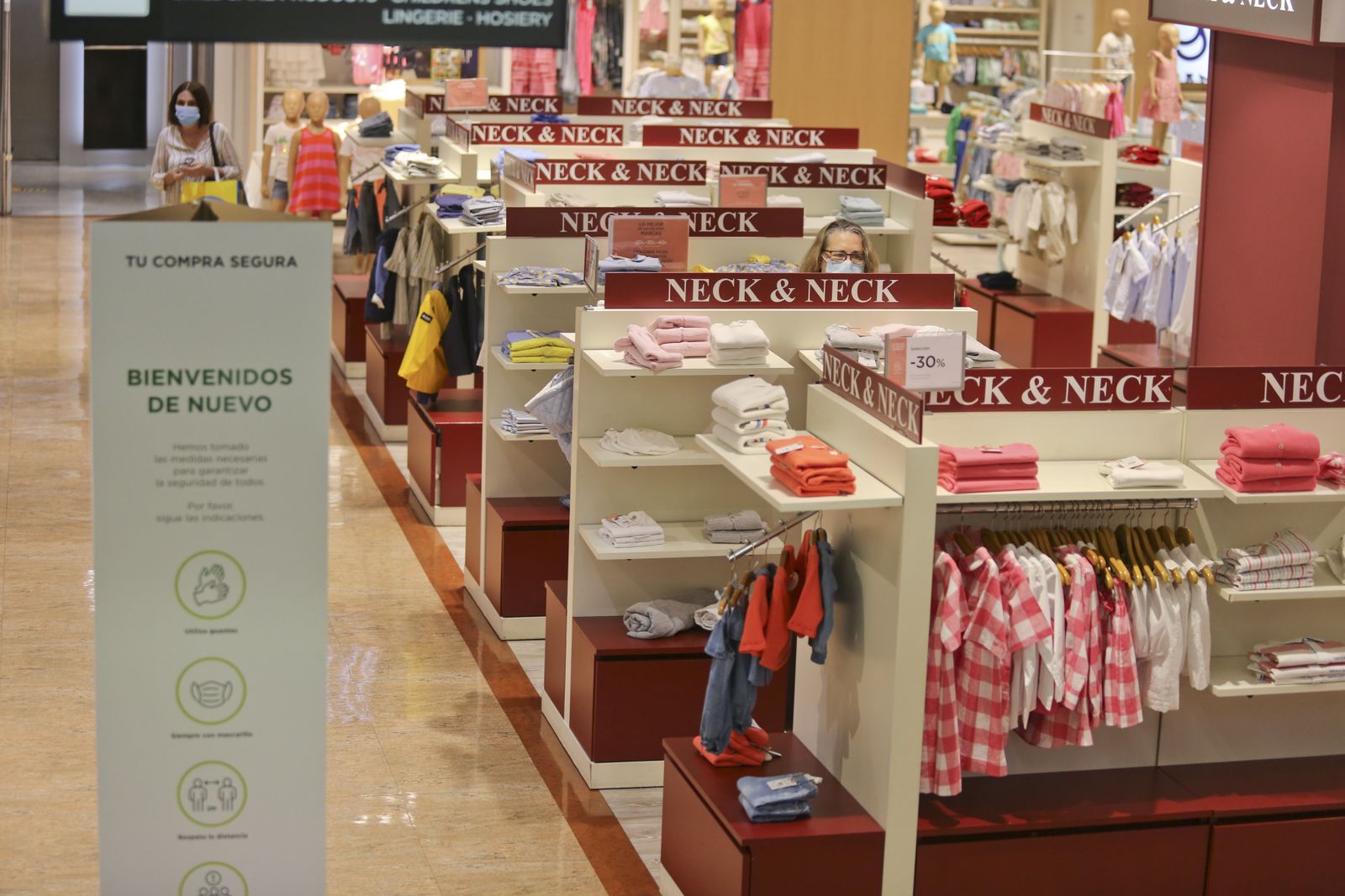 Las fotos de los centros comerciales de Málaga abiertos, en la fase 2 de la desescalada