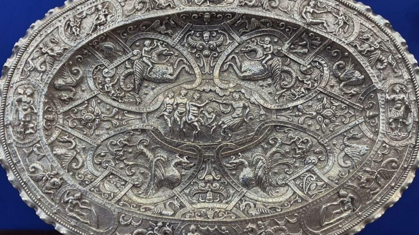 Anticuario CR: especialista en compra de plata antigua en Sevilla