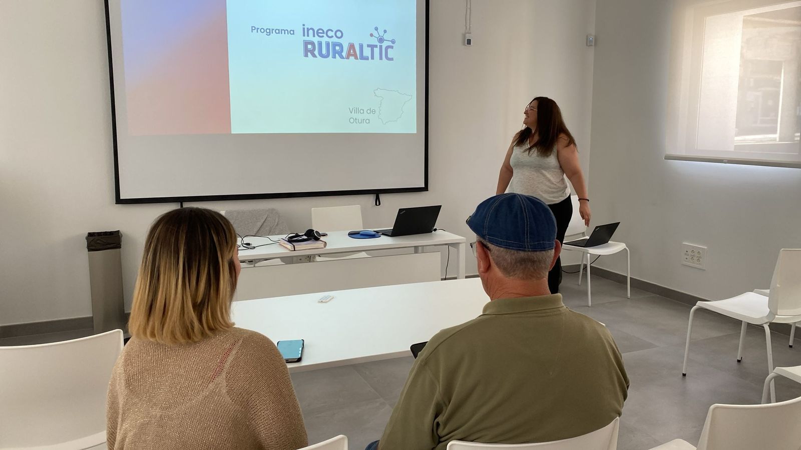 Sesión del curso de formación en nuevas tecnologías de Otura