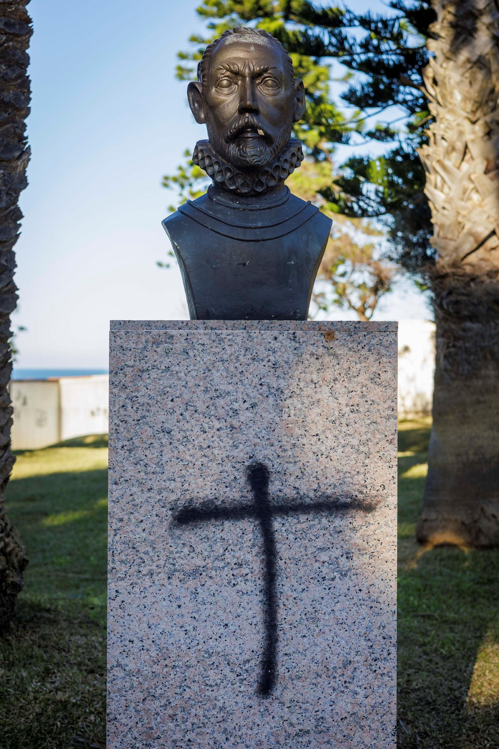Imágenes del mal estado del Parque Genovés de Cádiz