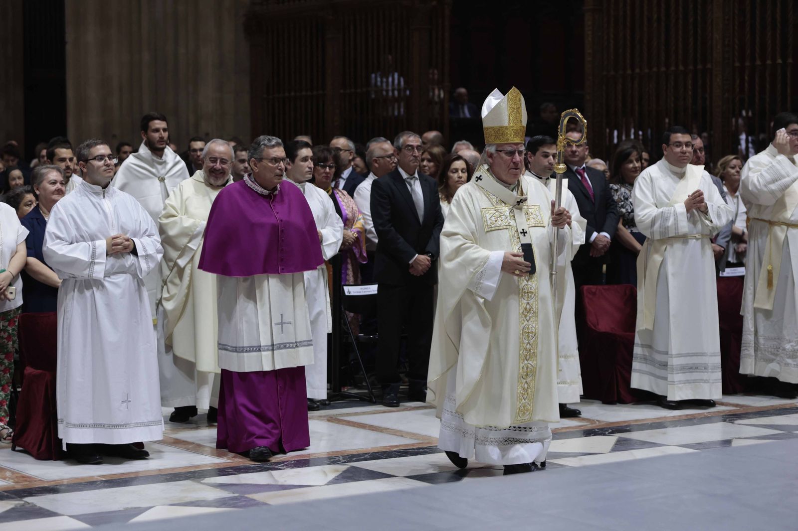 La ceremonia de ordenación conjunta de diáconos y sacerdotes en imágenes