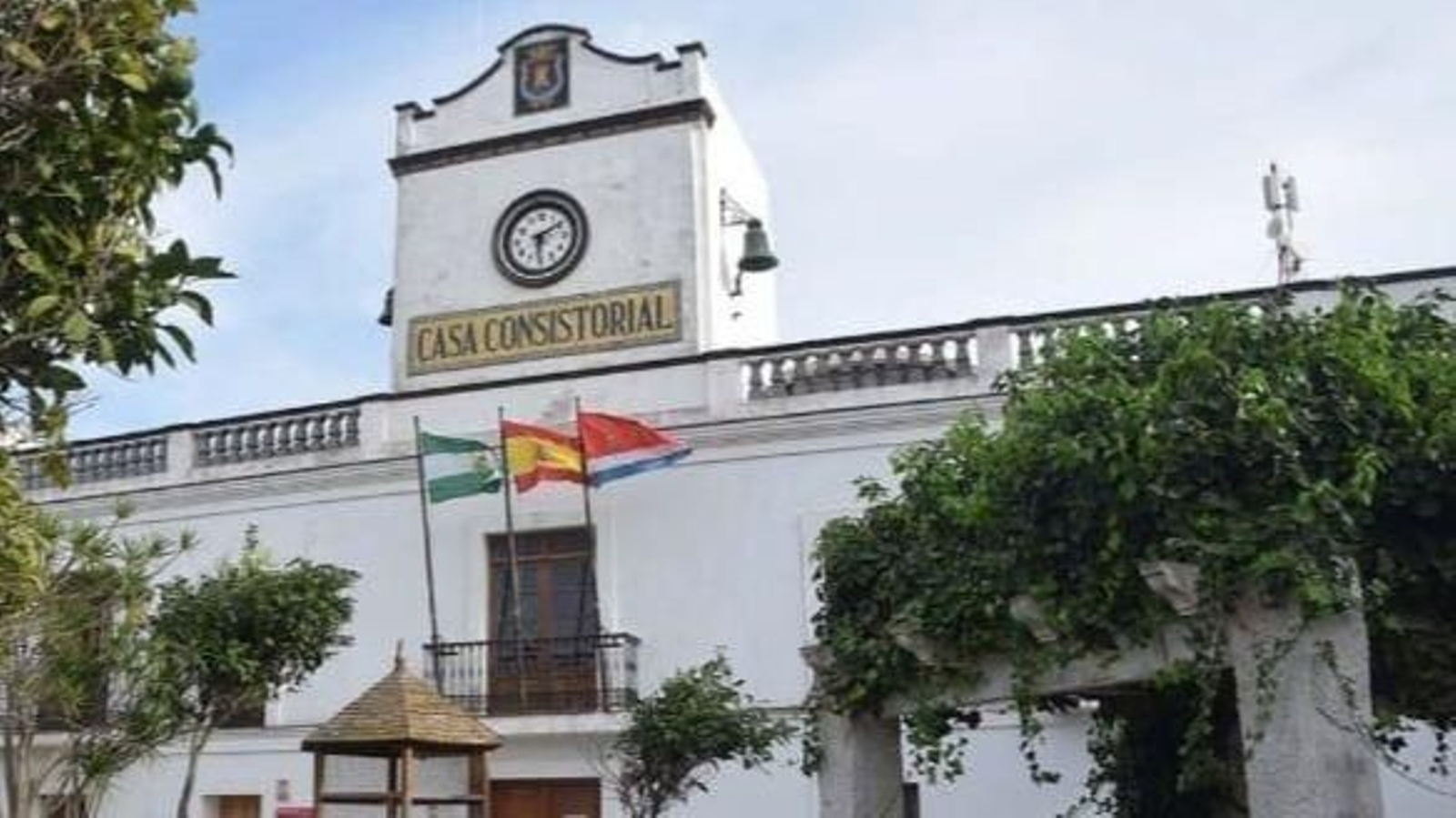 La fachada del Ayuntamiento de Tarifa