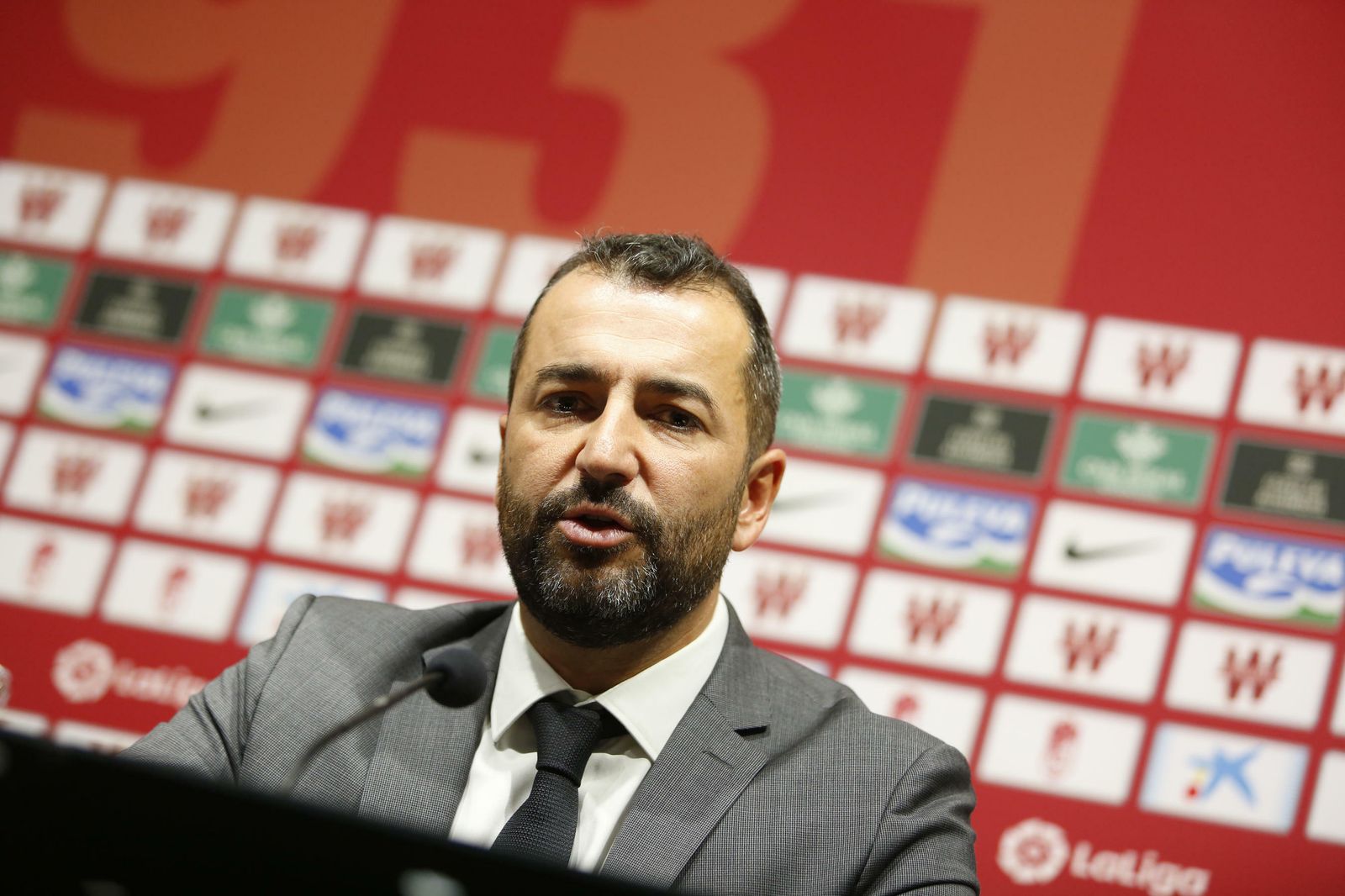 Diego Martínez tendrá que tirar del filial para completar la convocatoria.