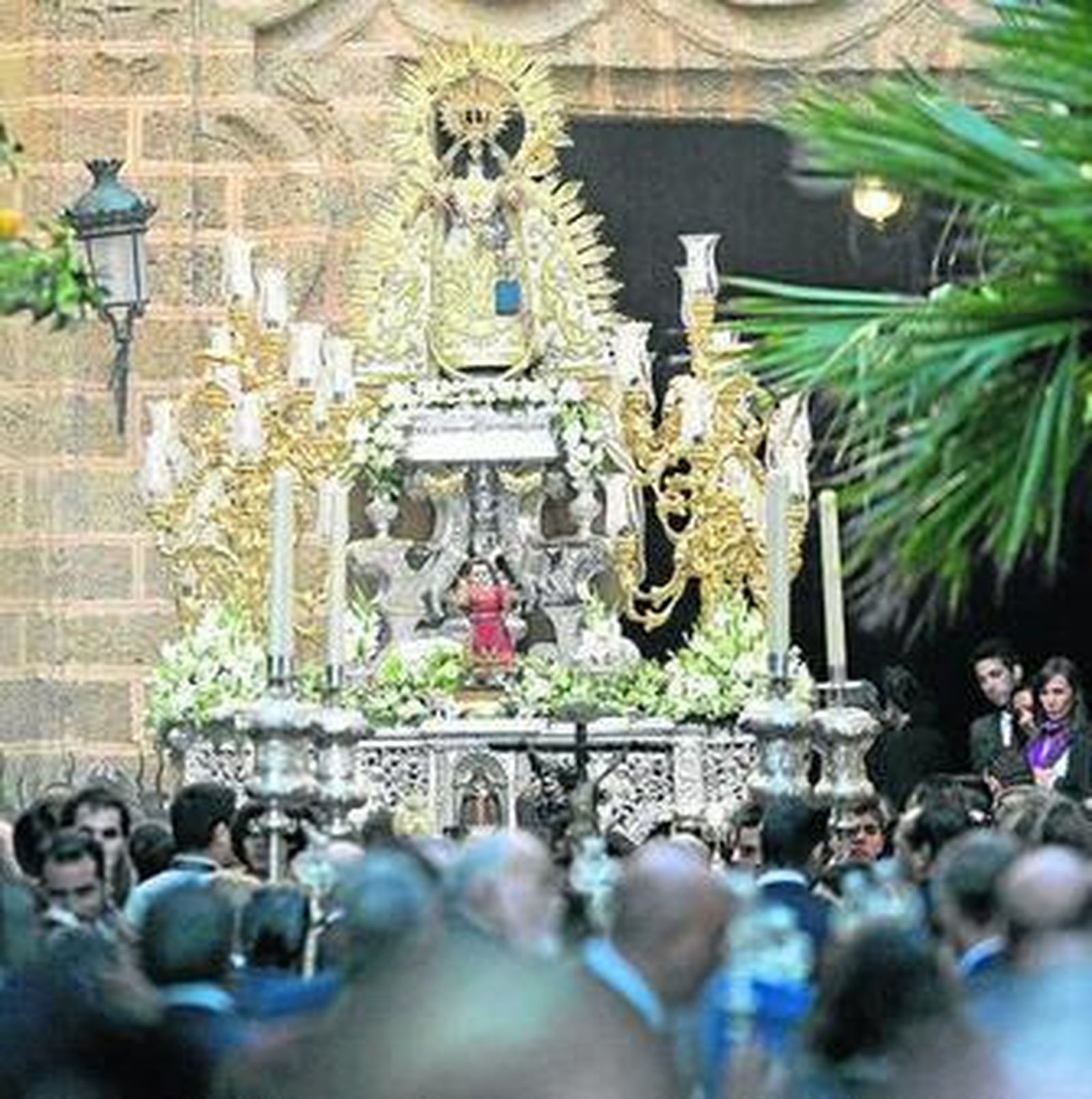 Salida de la Virgen de la Palma, el pasado año 2010.
