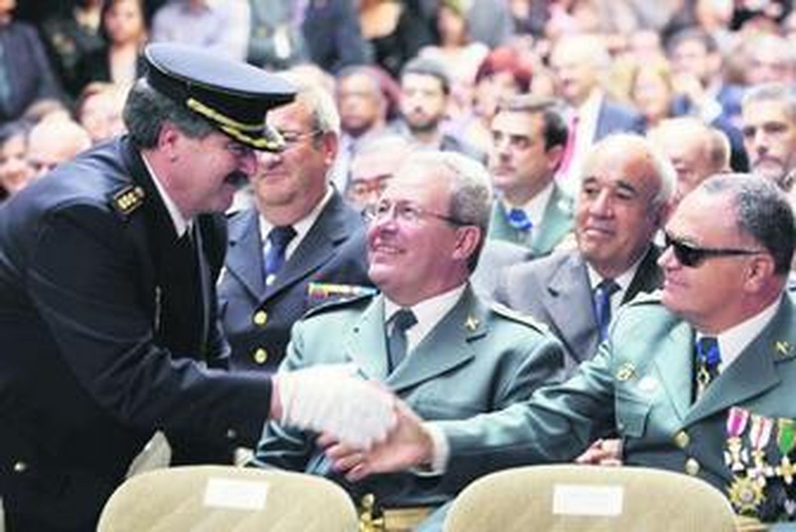 Los agentes de la Guardia Civil fueron distinguidos por sus servicios.