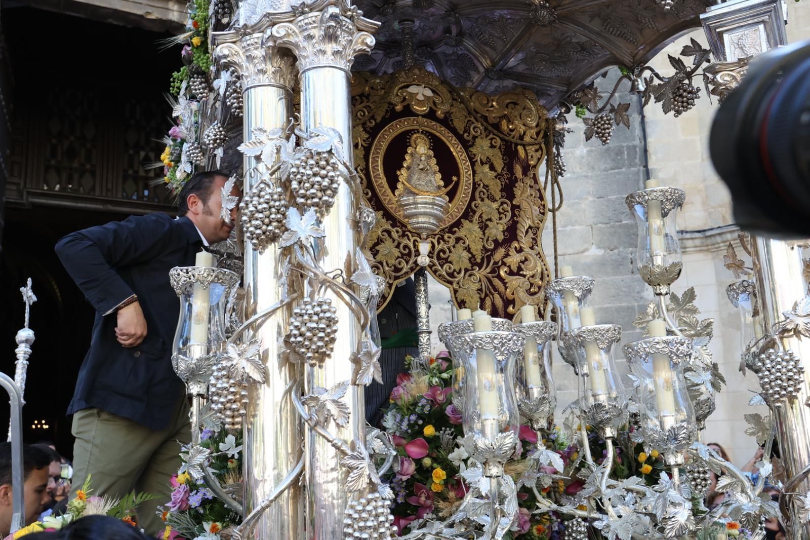 La salida de la Hermandad del Rocío de Jerez, en imágenes