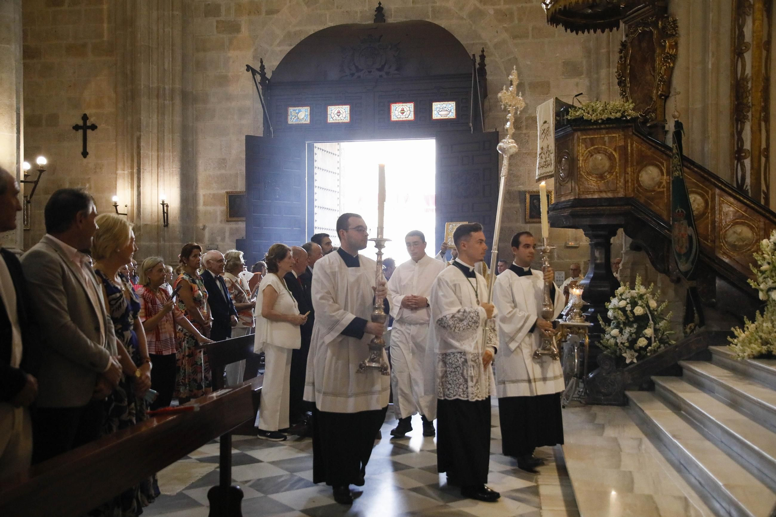 Las imágenes de la santa misa estacional presidida por el obispo de Almería, con la interpretación de Anacrusa