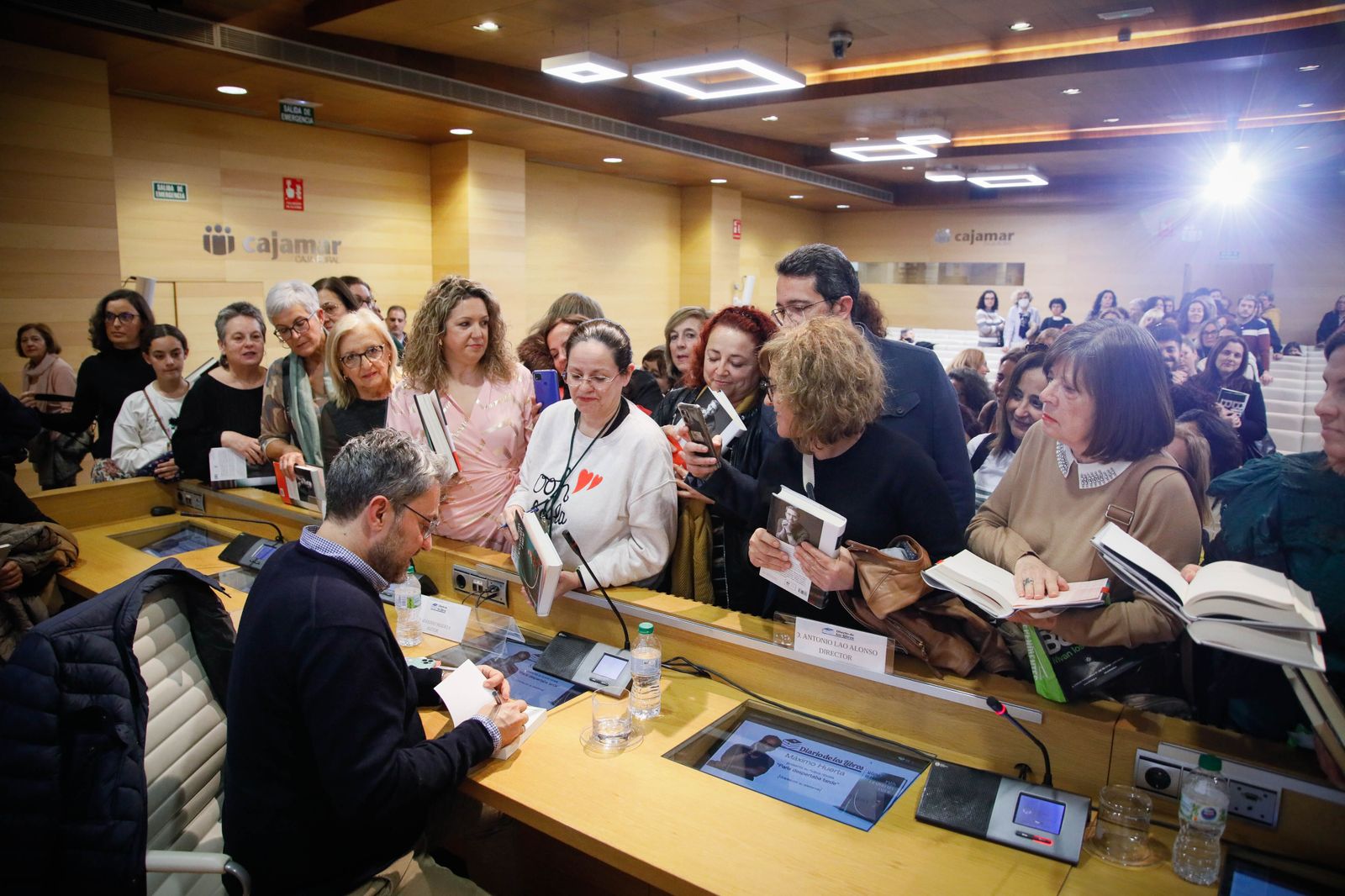 ¿Has estado en la presentación del libro de Máximo Huerta? Entra en la galería y buscate