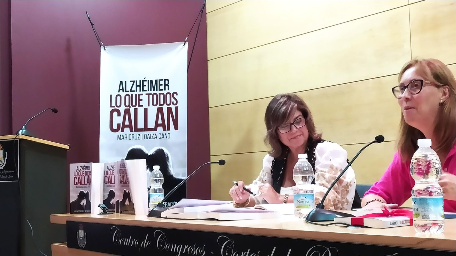 Maricruz Loaiza, junto a la concejala Virginia Barrera.