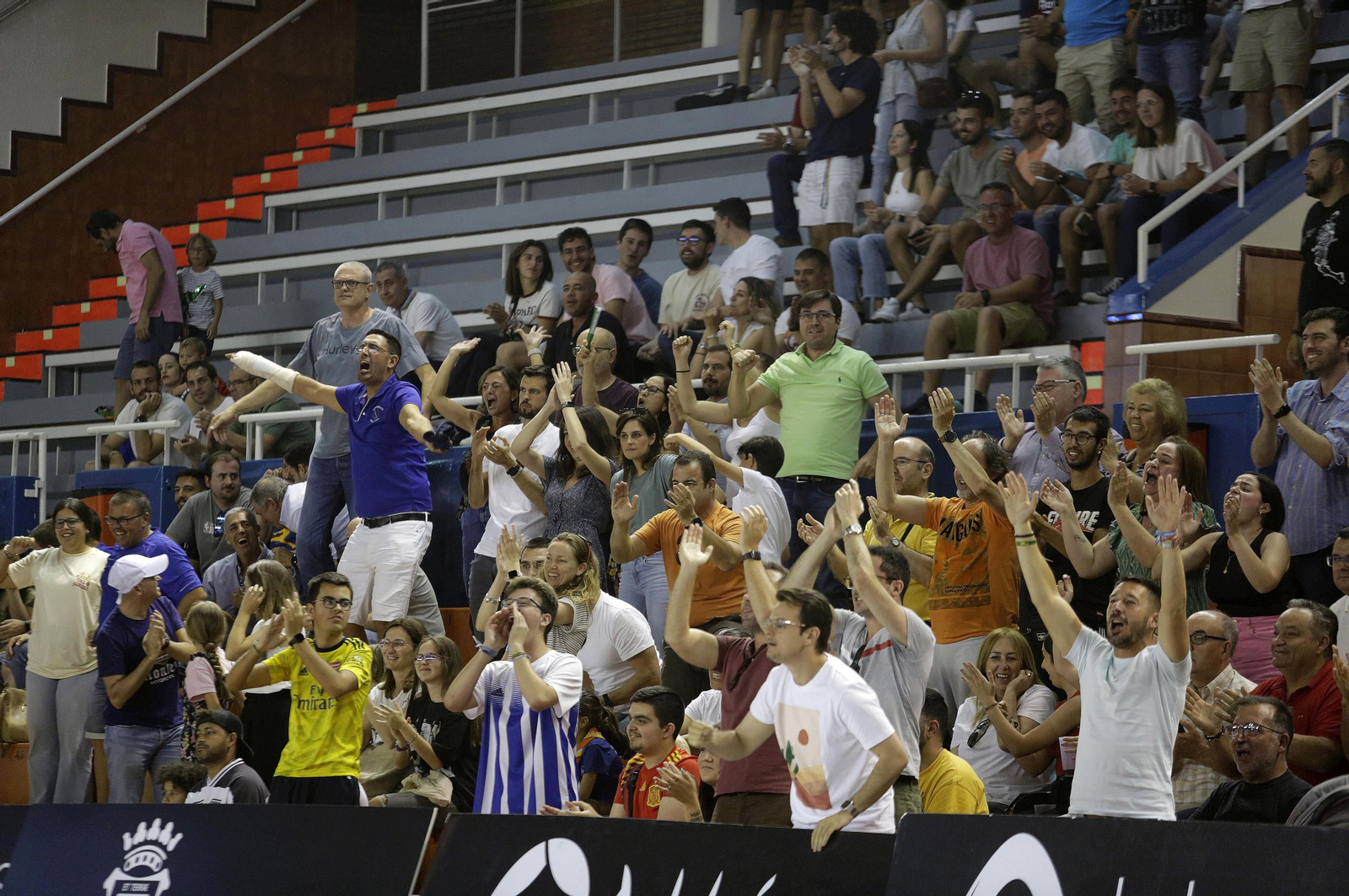 Imágenes del UE Mataró-Huelva Comercio en el Andrés Estrada