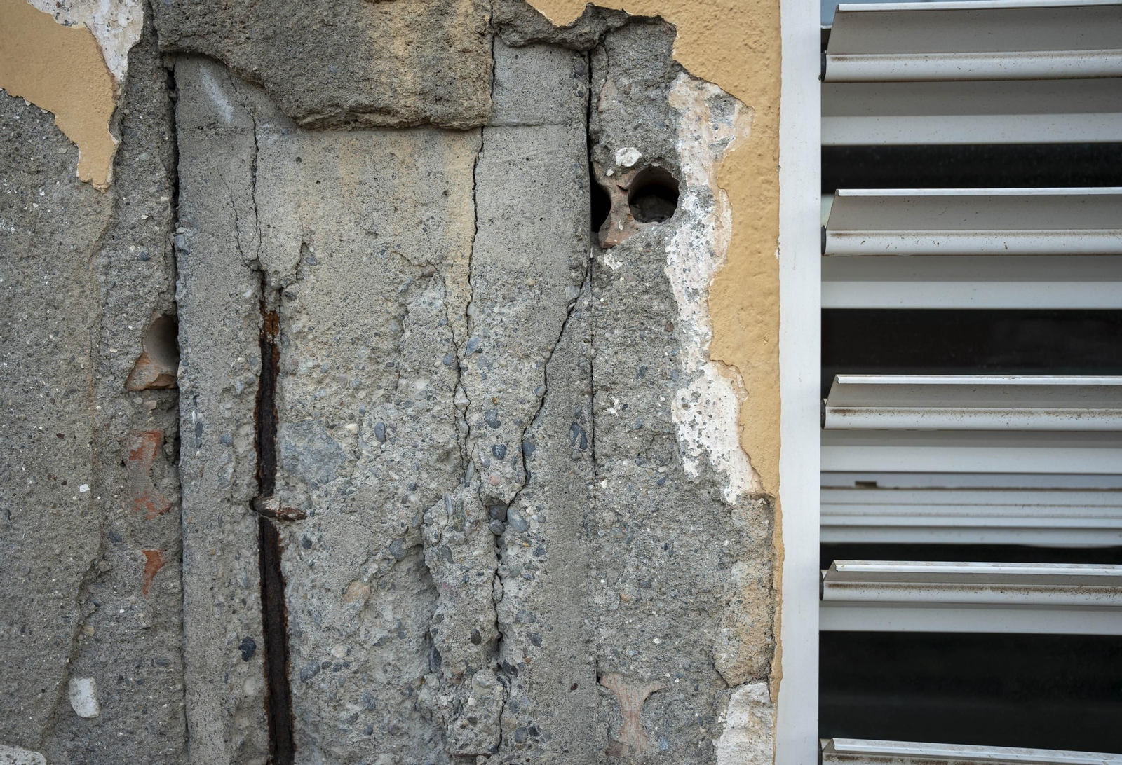 Primer día de colegio en el CEIP San Valentín de Almería, en imágenes