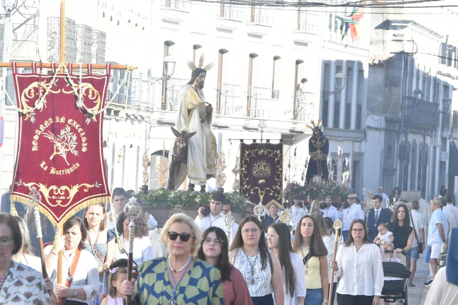 Procesión extraordinaria en Villanueva de Córdoba por la coronación de la Virgen de Luna