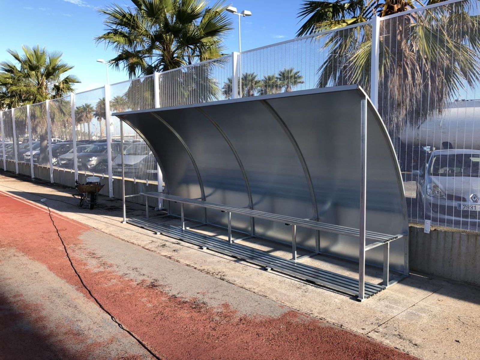 Banquillo recién adquirido e instalado en el campo Manuel de Irigoyen.