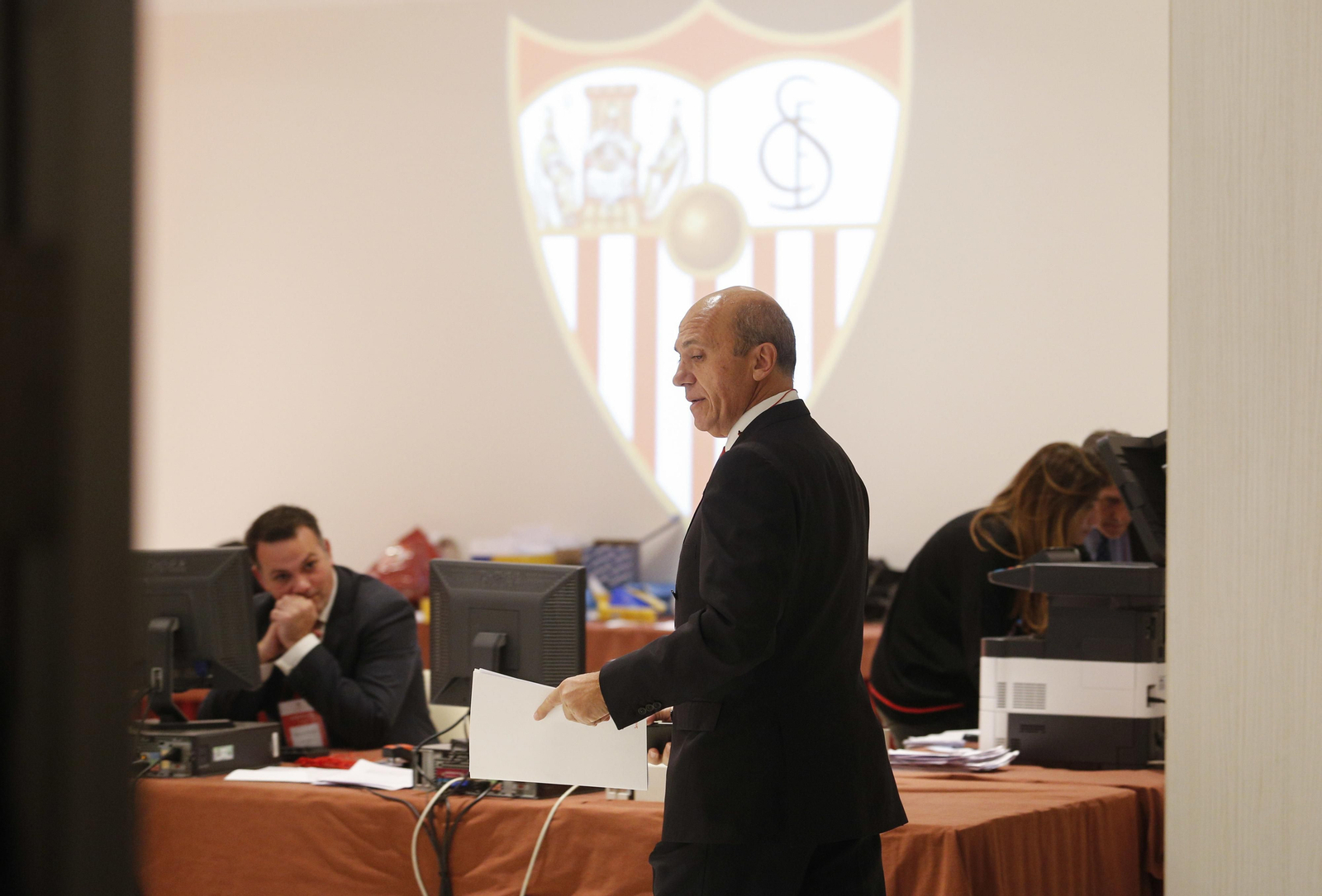 La Junta General del Accionistas del Sevilla FC, en imágenes