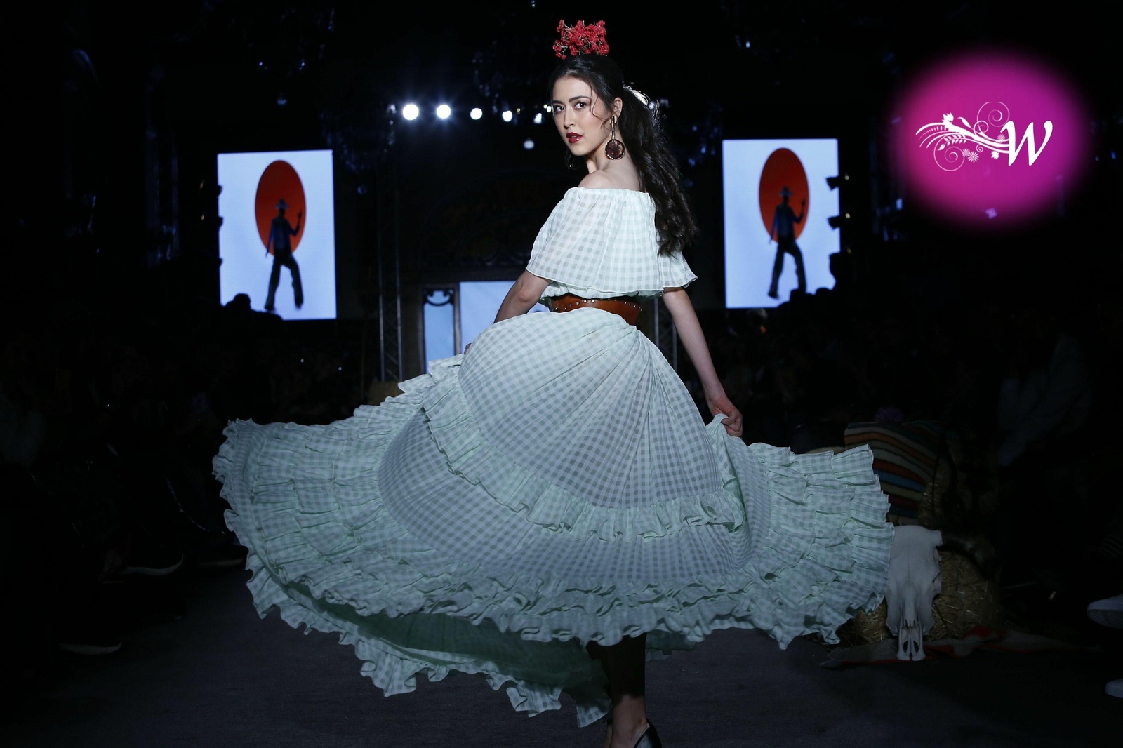 Javier Mojarro presenta su nueva colección en We Love Flamenco 2020, todas las fotos de su desfile