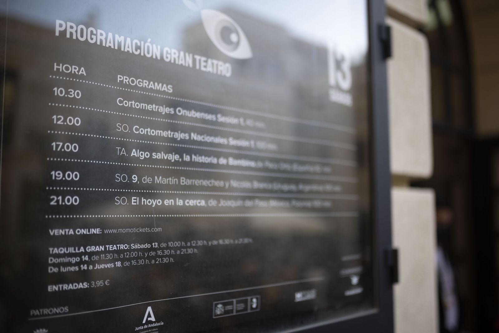 Imágenes de la proyección de  'Algo Salvaje. La historia de Bambino' de Paco Ortiz