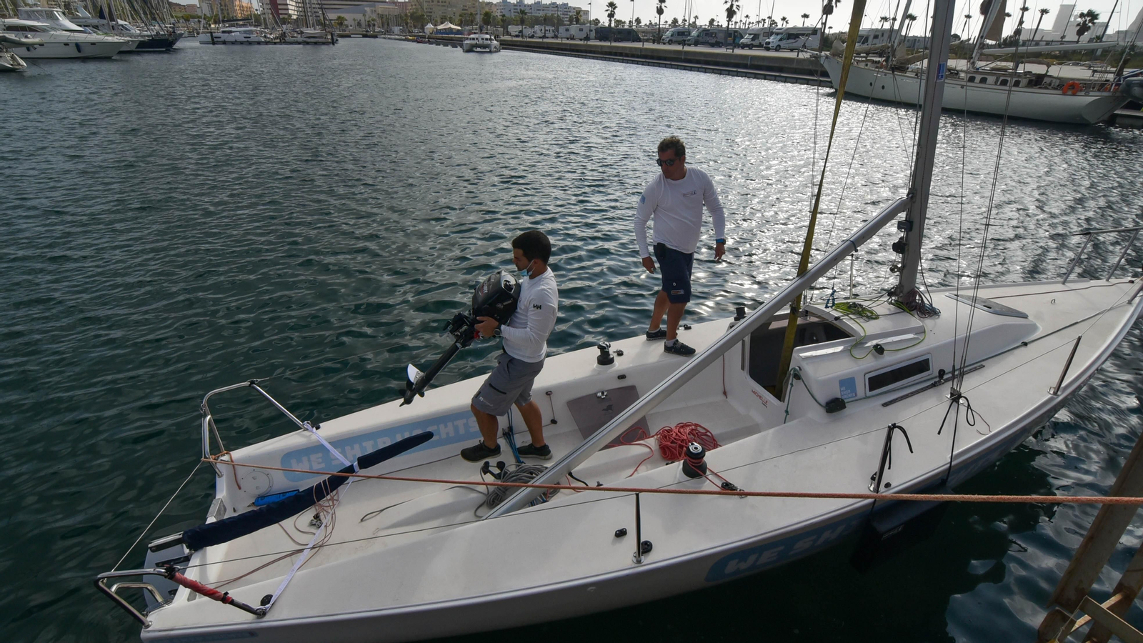Fotos de los preparativos de la regata de vela J80 del Campeonato de España
