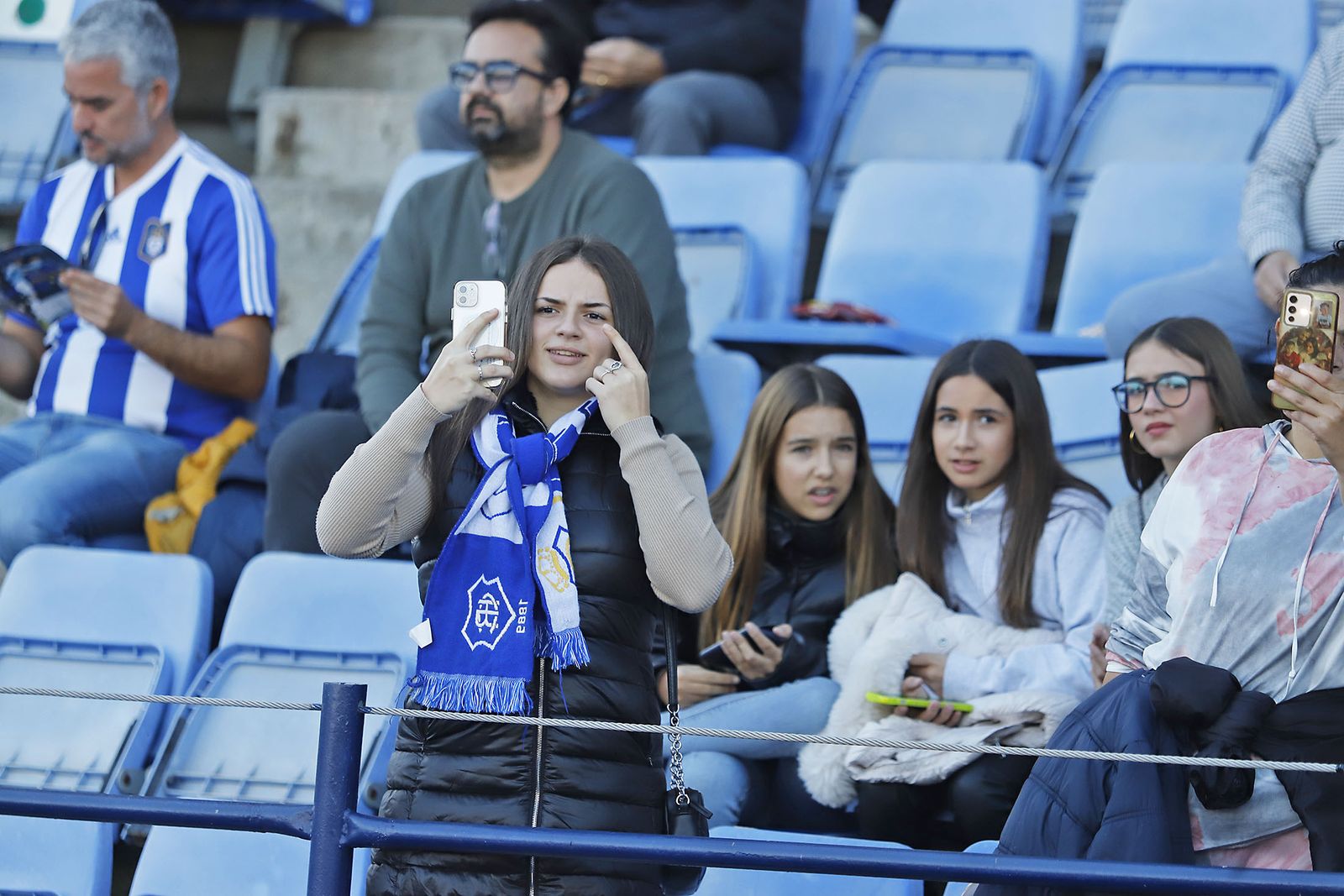 Imágenes del ambiente en el encuentro entre el Recreativo de Huelva y el Real Murcia
